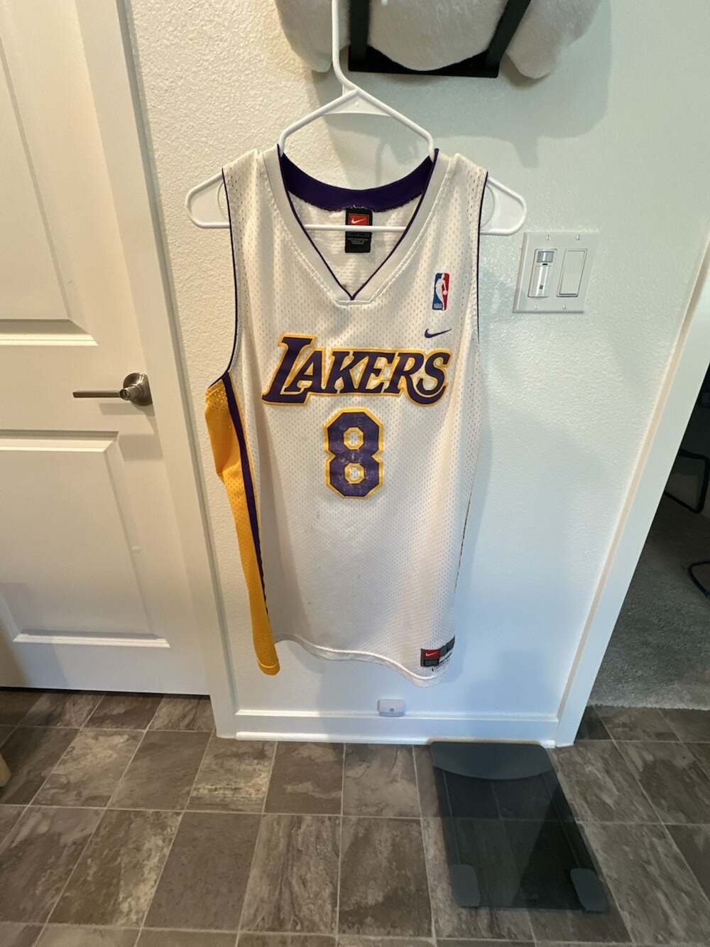 Vintage Nike Los Angeles Lakers Kobe Bryant #8 White NBA Jersey